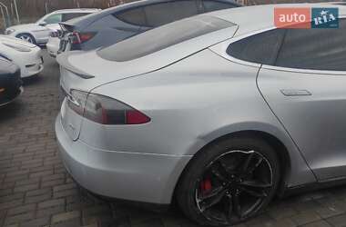 Лифтбек Tesla Model S 2014 в 