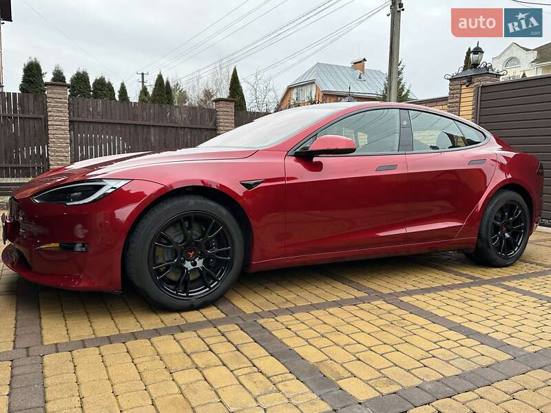Лифтбек Tesla Model S 2024 в Киеве