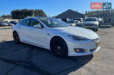 Ліфтбек Tesla Model S 2017 в 