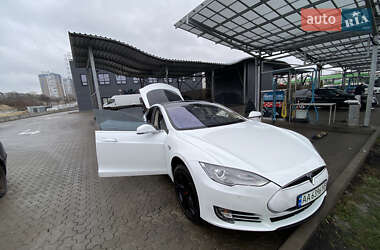 Ліфтбек Tesla Model S 2014 в Києві