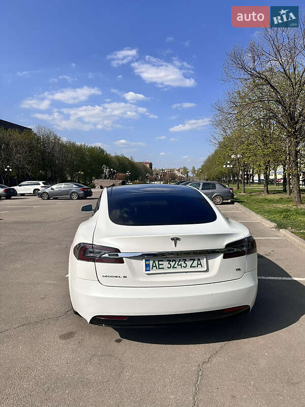 Лифтбек Tesla Model S 2016 в Кривом Роге фото 8 Лифтбек Tesla Model S 2016 в Кривом Роге