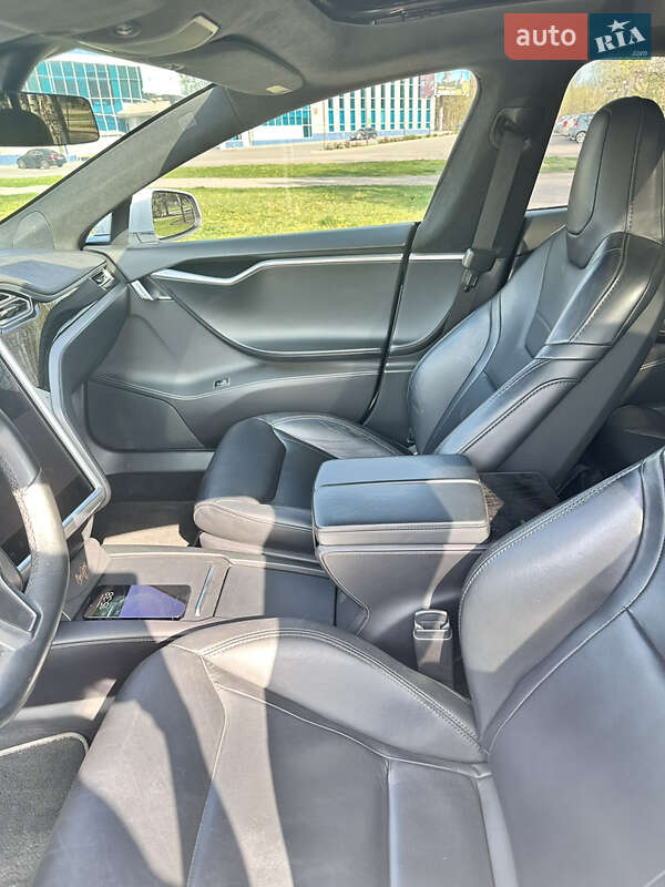 Лифтбек Tesla Model S 2016 в Кривом Роге фото 14 Лифтбек Tesla Model S 2016 в Кривом Роге