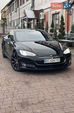 Ліфтбек Tesla Model S 2015 в Стрию