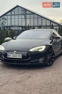 Ліфтбек Tesla Model S 2015 в Стрию