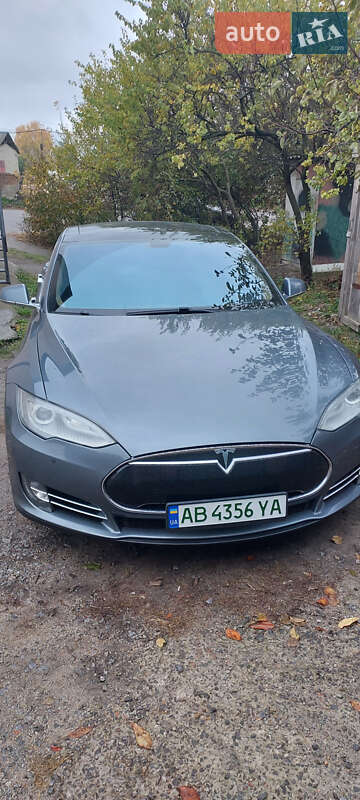 Лифтбек Tesla Model S 2014 в Калиновке