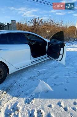 Лифтбек Tesla Model S 2018 в 
