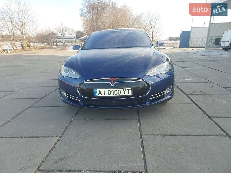 Ліфтбек Tesla Model S 2015 в Києві