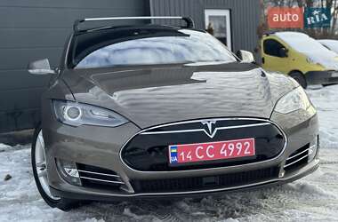 Ліфтбек Tesla Model S 2015 в Трускавці