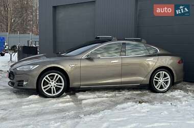 Ліфтбек Tesla Model S 2015 в Трускавці