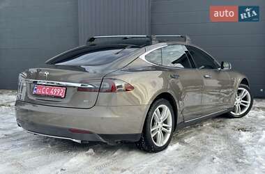 Ліфтбек Tesla Model S 2015 в Трускавці