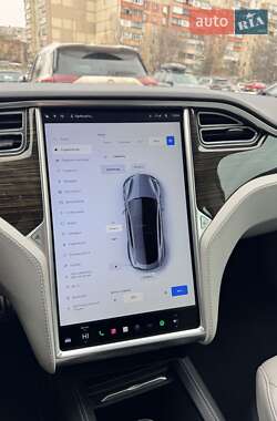 Лифтбек Tesla Model S 2015 в Виннице