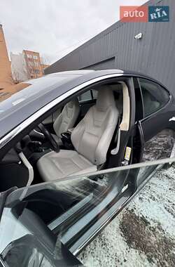 Лифтбек Tesla Model S 2015 в 