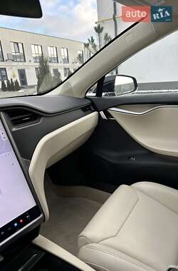 Лифтбек Tesla Model S 2018 в 