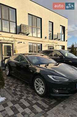 Лифтбек Tesla Model S 2018 в 