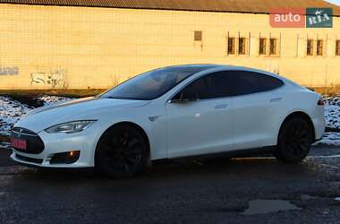 Лифтбек Tesla Model S 2016 в Львове