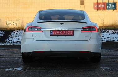 Лифтбек Tesla Model S 2016 в Львове