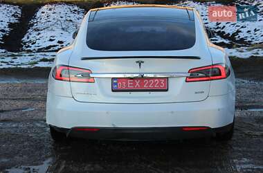 Лифтбек Tesla Model S 2016 в Львове