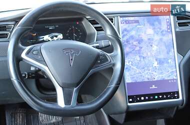 Лифтбек Tesla Model S 2016 в Львове