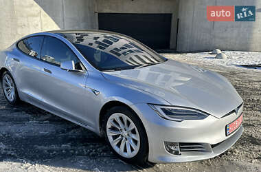 Лифтбек Tesla Model S 2017 в 