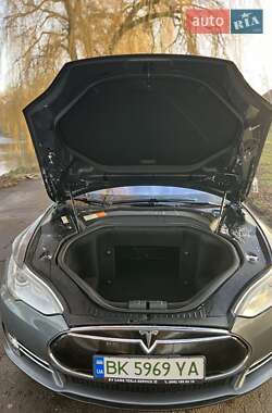 Ліфтбек Tesla Model S 2013 в Рівному