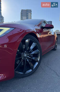 Ліфтбек Tesla Model S 2016 в Києві