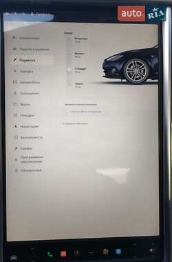 Лифтбек Tesla Model S 2014 в 