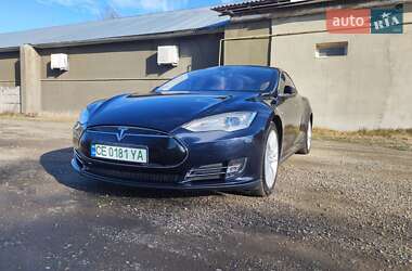 Ліфтбек Tesla Model S 2014 в Новоселиці