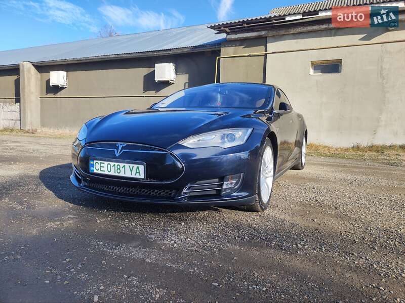 Tesla Model S 2014