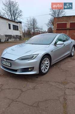 Ліфтбек Tesla Model S 2017 в Черкасах