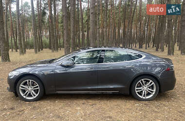 Лифтбек Tesla Model S 2015 в 