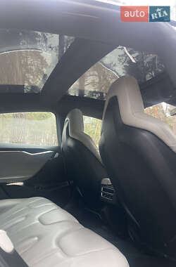 Лифтбек Tesla Model S 2015 в 