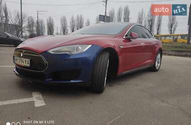Лифтбек Tesla Model S 2014 в 