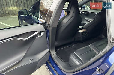 Лифтбек Tesla Model S 2019 в 
