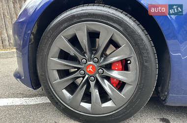 Лифтбек Tesla Model S 2019 в 