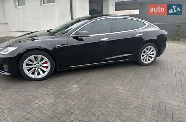 Ліфтбек Tesla Model S 2016 в Чернівцях