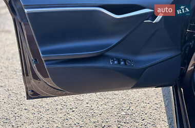 Ліфтбек Tesla Model S 2013 в 
