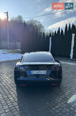 Лифтбек Tesla Model S 2018 в Львове