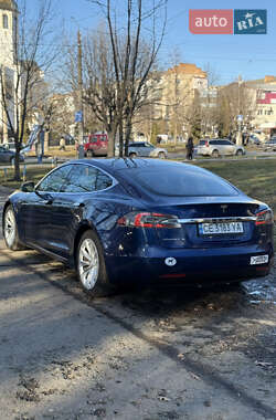 Лифтбек Tesla Model S 2017 в Черновцах