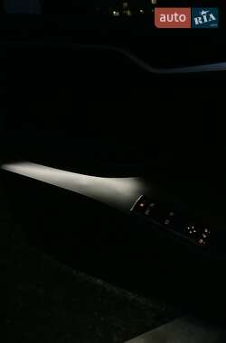 Лифтбек Tesla Model S 2013 в 