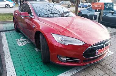 Ліфтбек Tesla Model S 2015 в Львові