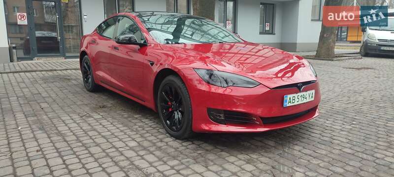 Лифтбек Tesla Model S 2018 в Виннице