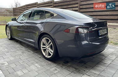 Лифтбек Tesla Model S 2016 в Киеве