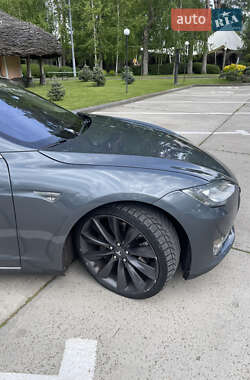 Лифтбек Tesla Model S 2013 в 