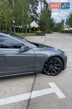 Лифтбек Tesla Model S 2013 в 
