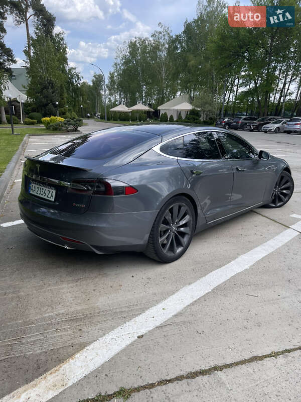 Ліфтбек Tesla Model S 2013 в Києві