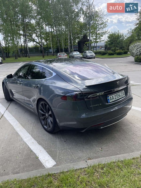Ліфтбек Tesla Model S 2013 в Києві