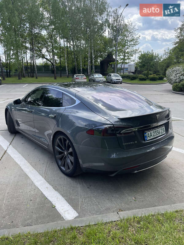 Ліфтбек Tesla Model S 2013 в Києві