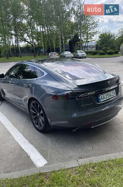 Лифтбек Tesla Model S 2013 в 