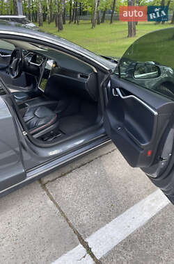 Лифтбек Tesla Model S 2013 в 