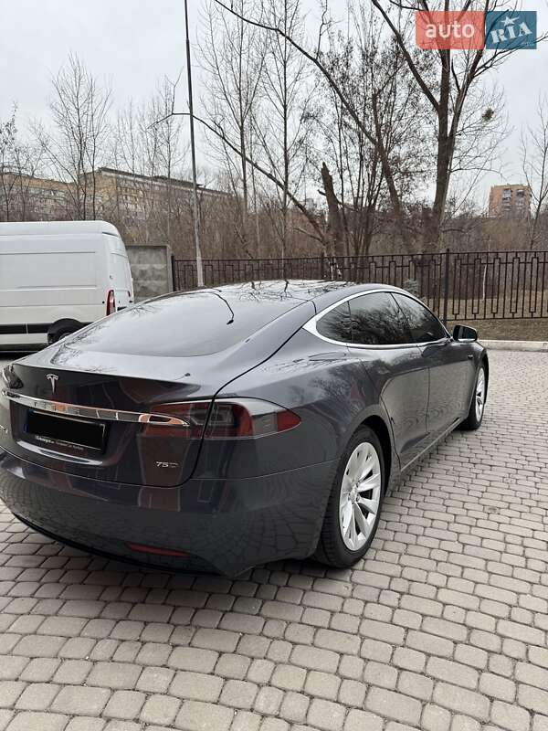 Лифтбек Tesla Model S 2018 в Харькове